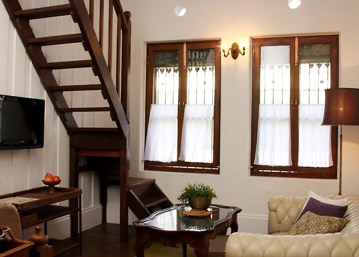 The Bhuthorn B&B 2*