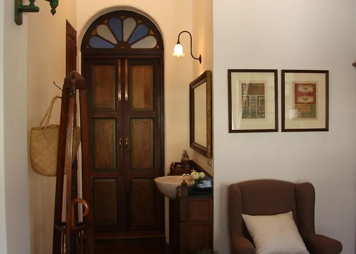 The Bhuthorn B&B 2*