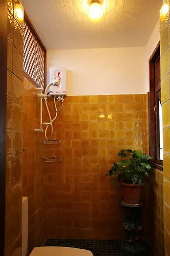 The Bhuthorn B&B 2*